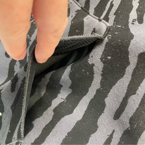 New Under Armour Project Rock Rival Fleece Sleeveless Printed Full-Zip Size Med - Picture 8 of 8